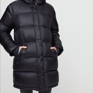 Aritzia Super Puff Mid Soft Shine Black - XS